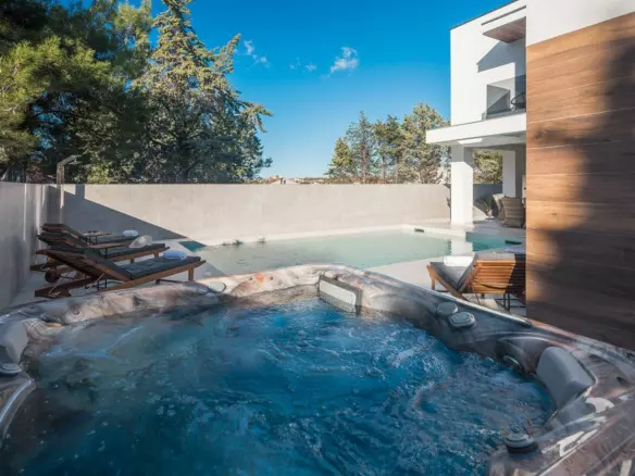 4-bedroom Villa In Umag, Croatia (250 M²)