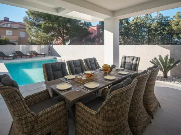 4-bedroom Villa In Umag, Croatia (250 M²)