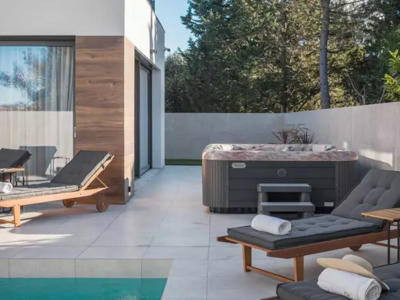 4-bedroom Villa In Umag, Croatia (250 M²)