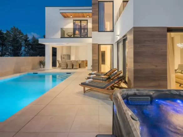 4-bedroom Villa In Umag, Croatia (250 M²)