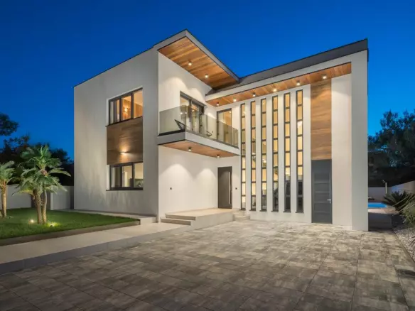 4-bedroom Villa In Umag, Croatia (250 M²)