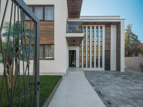 4-bedroom Villa In Umag, Croatia (250 M²)