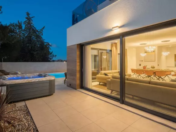 4-bedroom Villa In Umag, Croatia (250 M²)