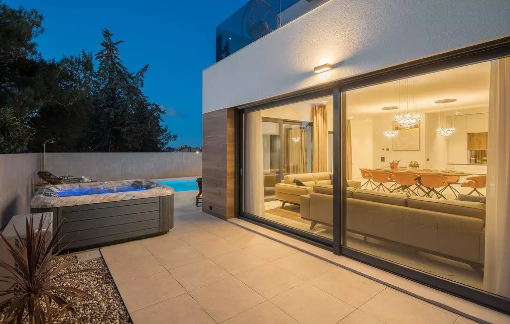 4-bedroom Villa In Umag, Croatia (250 M²)