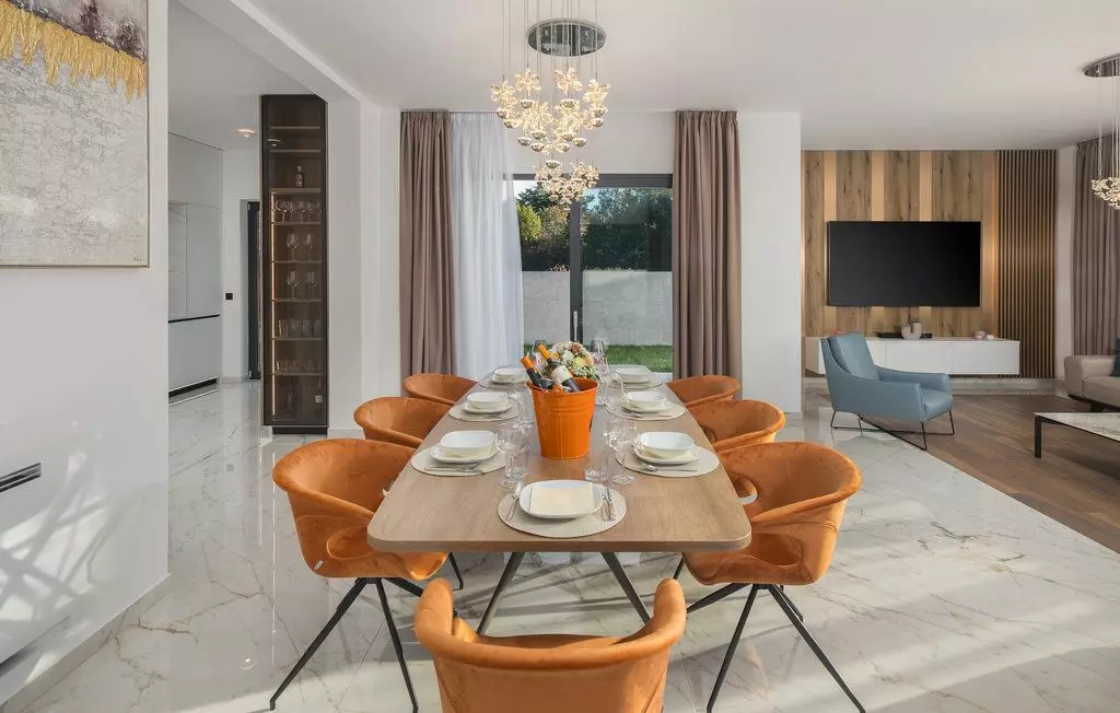 4-bedroom Villa In Umag, Croatia (250 M²)