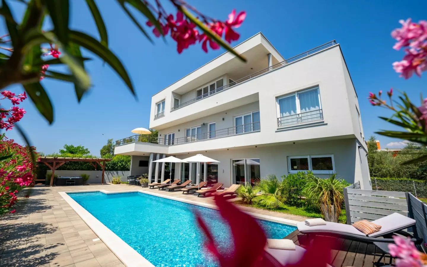 5-bedroom Villa In Medulin, Croatia (330 M²)