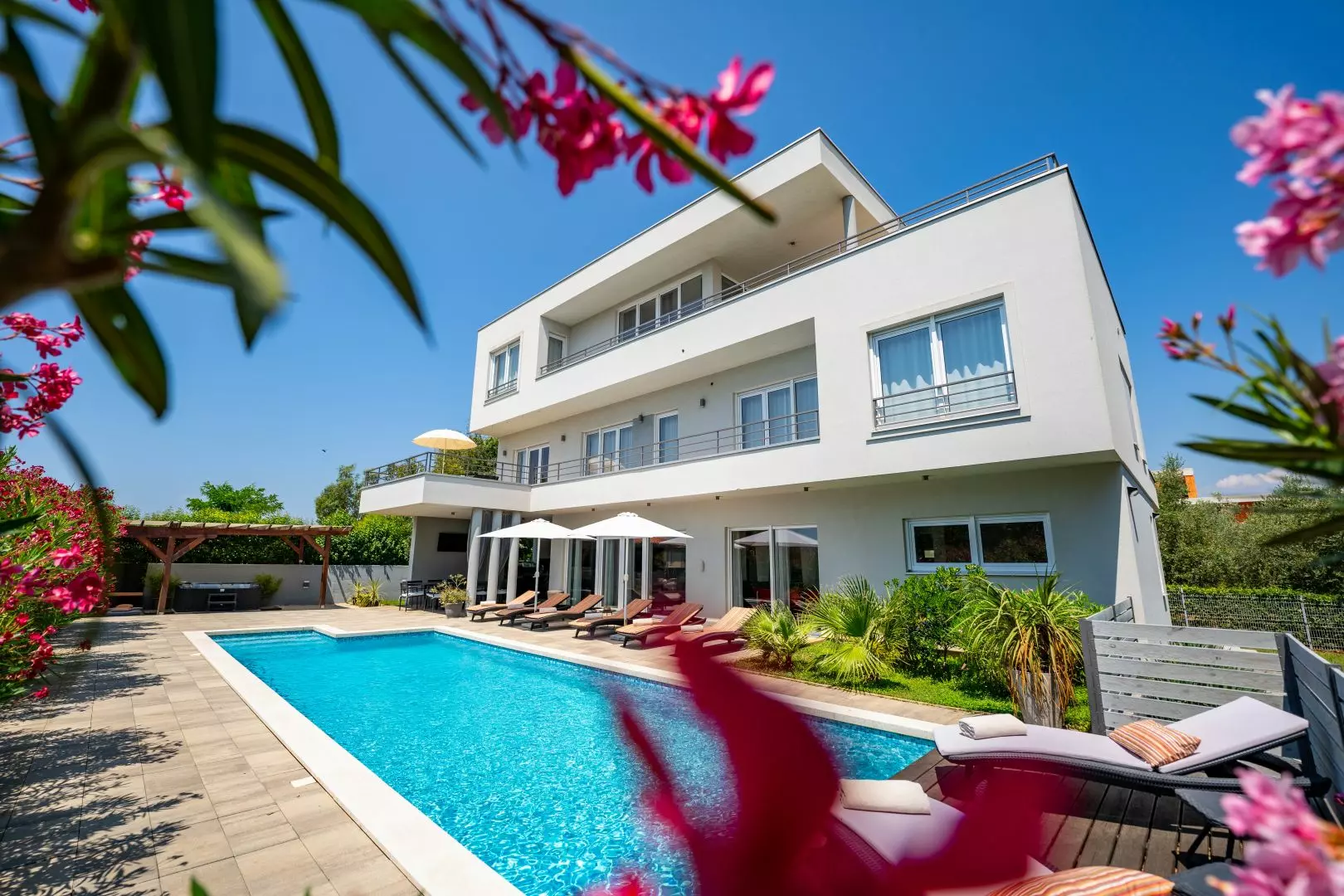 5-bedroom Villa In Medulin, Croatia (330 M²)