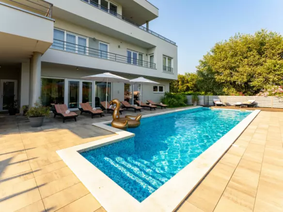 5-bedroom Villa In Medulin, Croatia (330 M²)