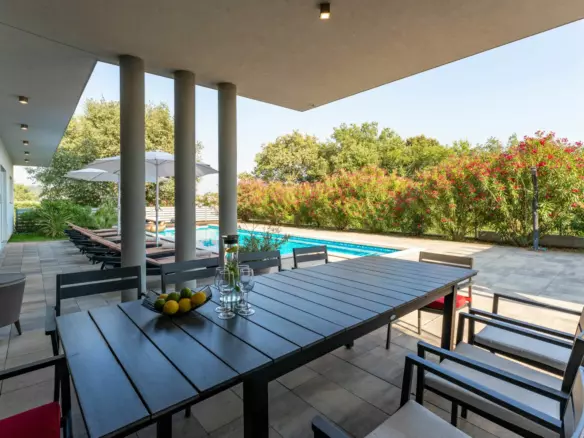 5-bedroom Villa In Medulin, Croatia (330 M²)