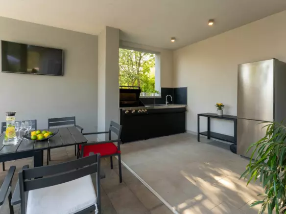 5-bedroom Villa In Medulin, Croatia (330 M²)