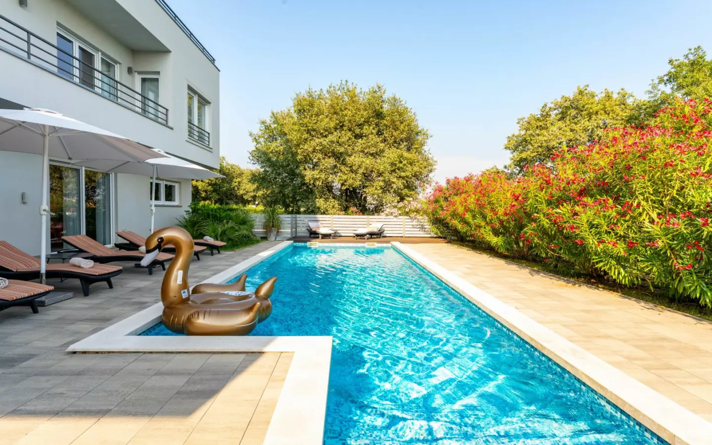5-bedroom Villa In Medulin, Croatia (330 M²)