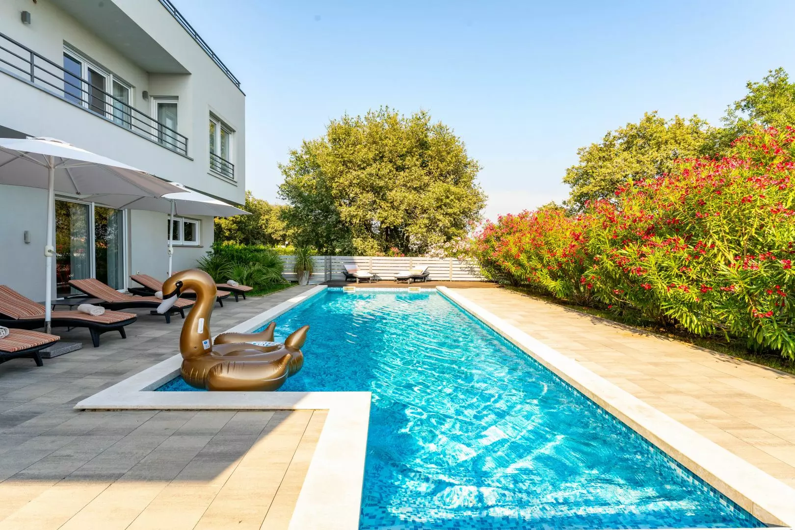5-bedroom Villa In Medulin, Croatia (330 M²)