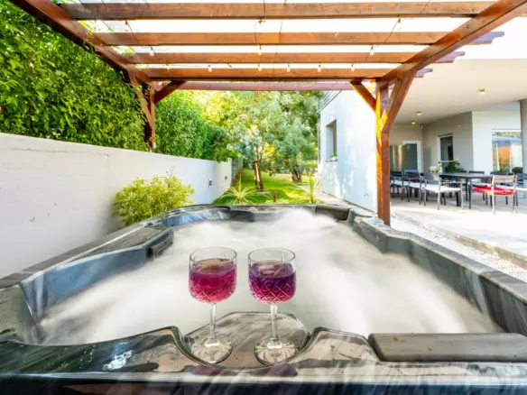 5-bedroom Villa In Medulin, Croatia (330 M²)