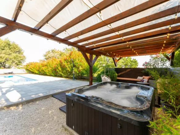 5-bedroom Villa In Medulin, Croatia (330 M²)
