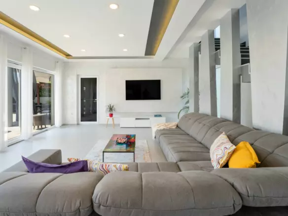 5-bedroom Villa In Medulin, Croatia (330 M²)