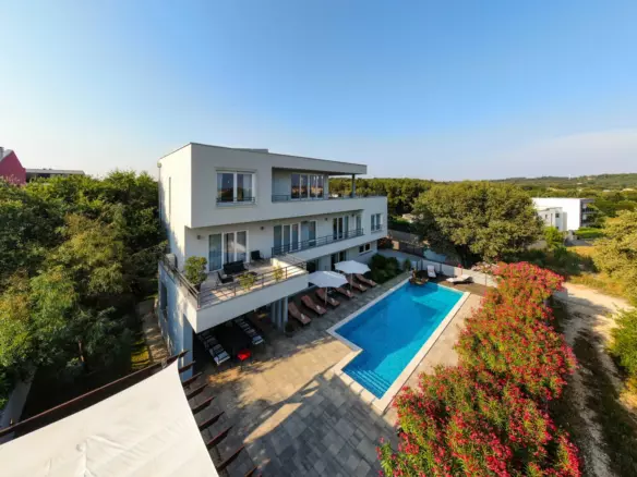 5-bedroom Villa In Medulin, Croatia (330 M²)