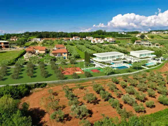 3-bedroom Detached House In Poreč, Croatia (216,42 M²)