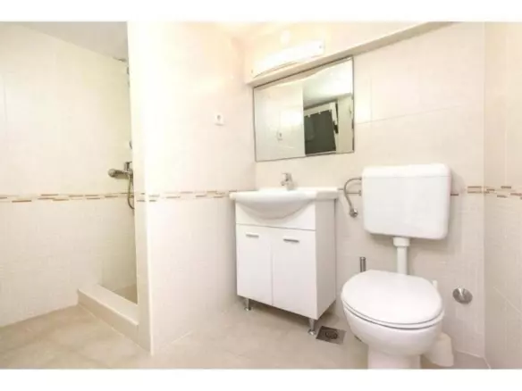 3-bedroom Apartment In Primošten, Croatia (85 M²)