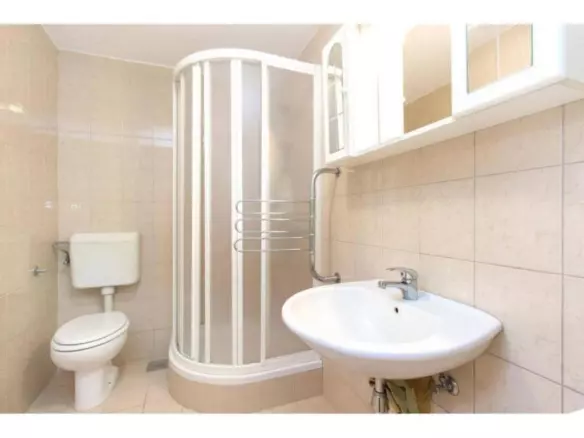 3-bedroom Apartment In Primošten, Croatia (85 M²)