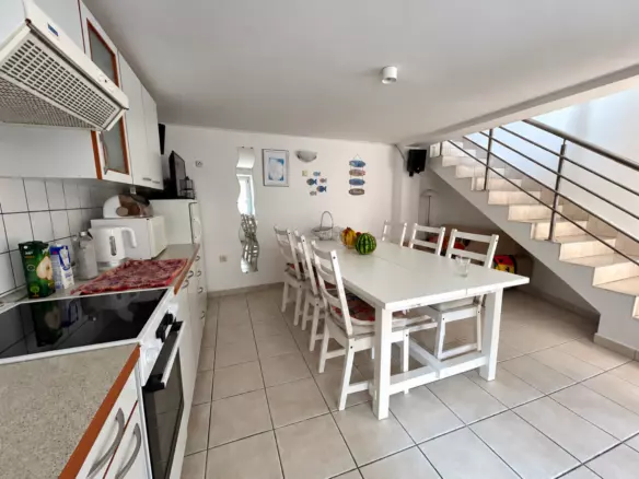3-bedroom Apartment In Primošten, Croatia (85 M²)