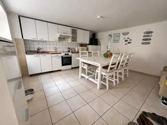 3-bedroom Apartment In Primošten, Croatia (85 M²)