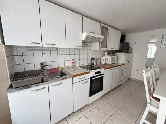 3-bedroom Apartment In Primošten, Croatia (85 M²)