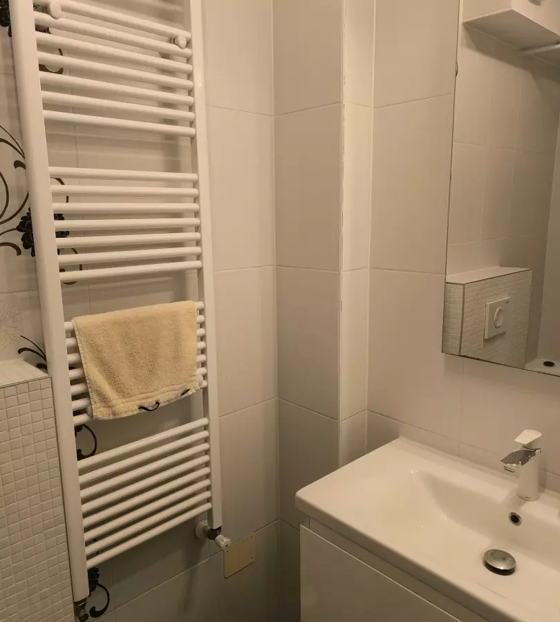 3-bedroom Apartment In Monvidal, Croatia (77 M²)