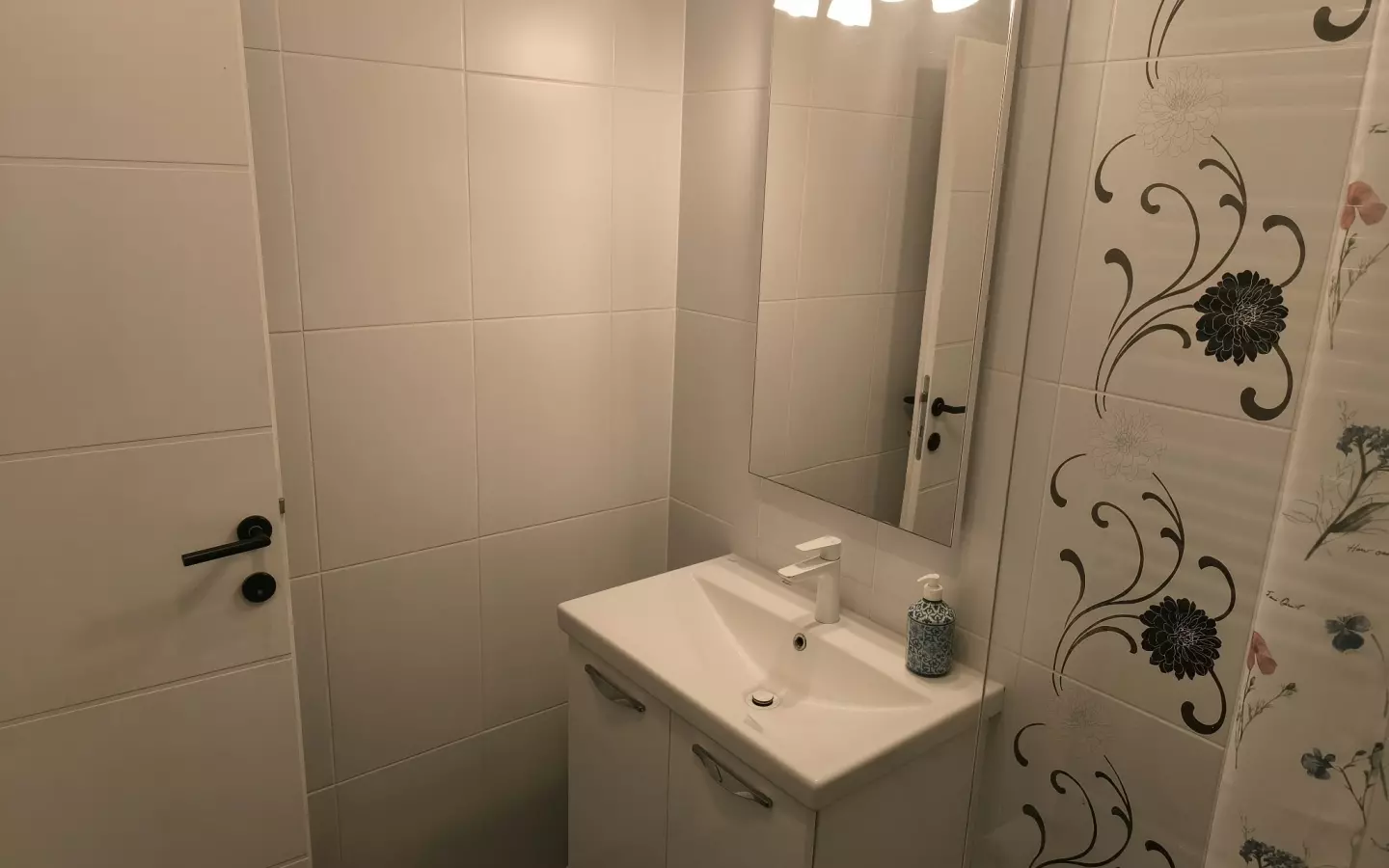 3-bedroom Apartment In Monvidal, Croatia (77 M²)