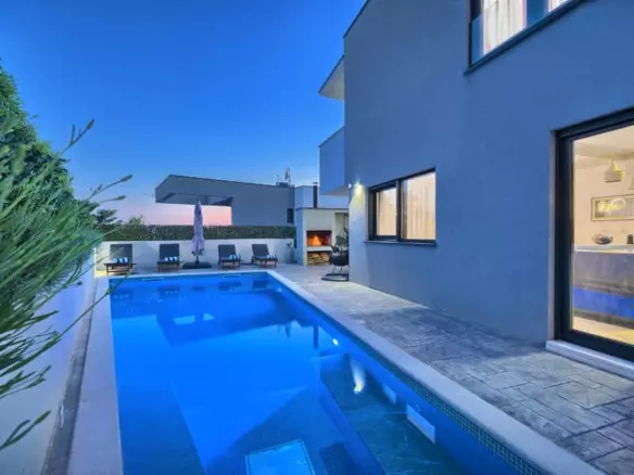 3-bedroom Villa In Strožanac, Croatia (325,89 M²)