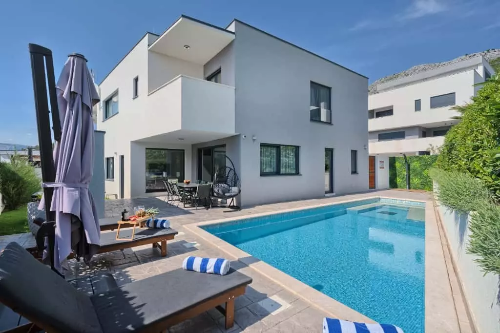 3-bedroom Villa In Strožanac, Croatia (325,89 M²)