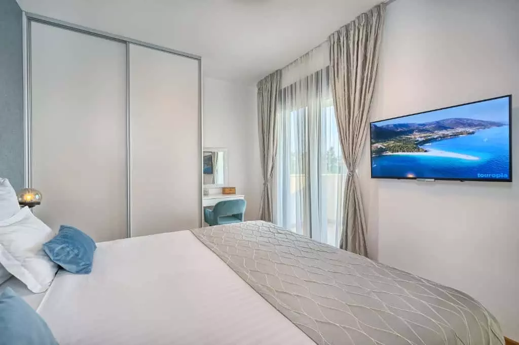 3-bedroom Villa In Strožanac, Croatia (325,89 M²)