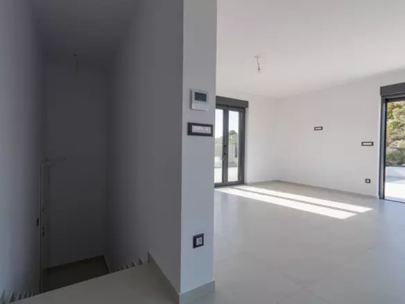 3-bedroom Apartment In Murter, Croatia (103,93 M²)