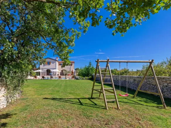 4-bedroom Detached House In Svetvinčenat, Croatia (279 M²)