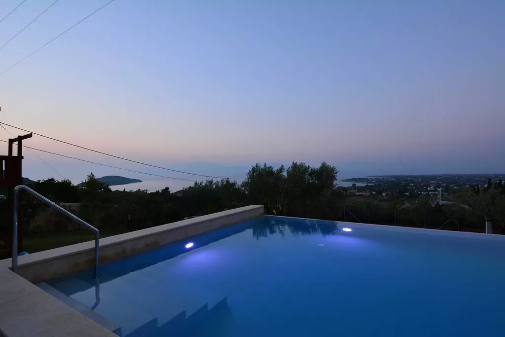 8-bedroom Villa In Anthidonos, Greece (390 M²)