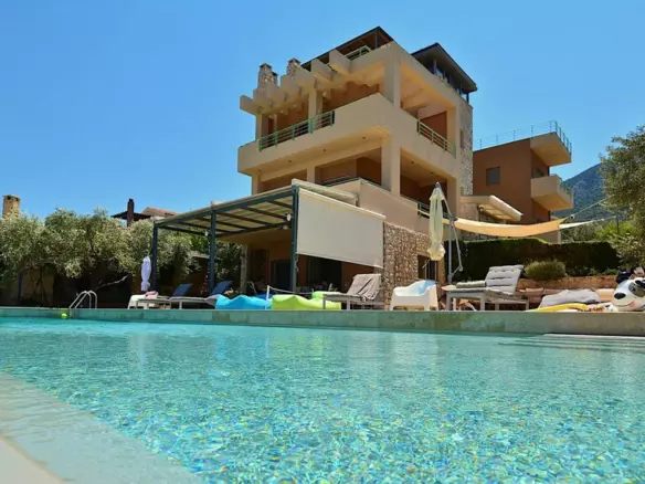 8-bedroom Villa In Anthidonos, Greece (390 M²)