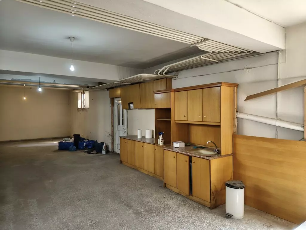 Commercial Property In Toumpa, Greece (90 M²)