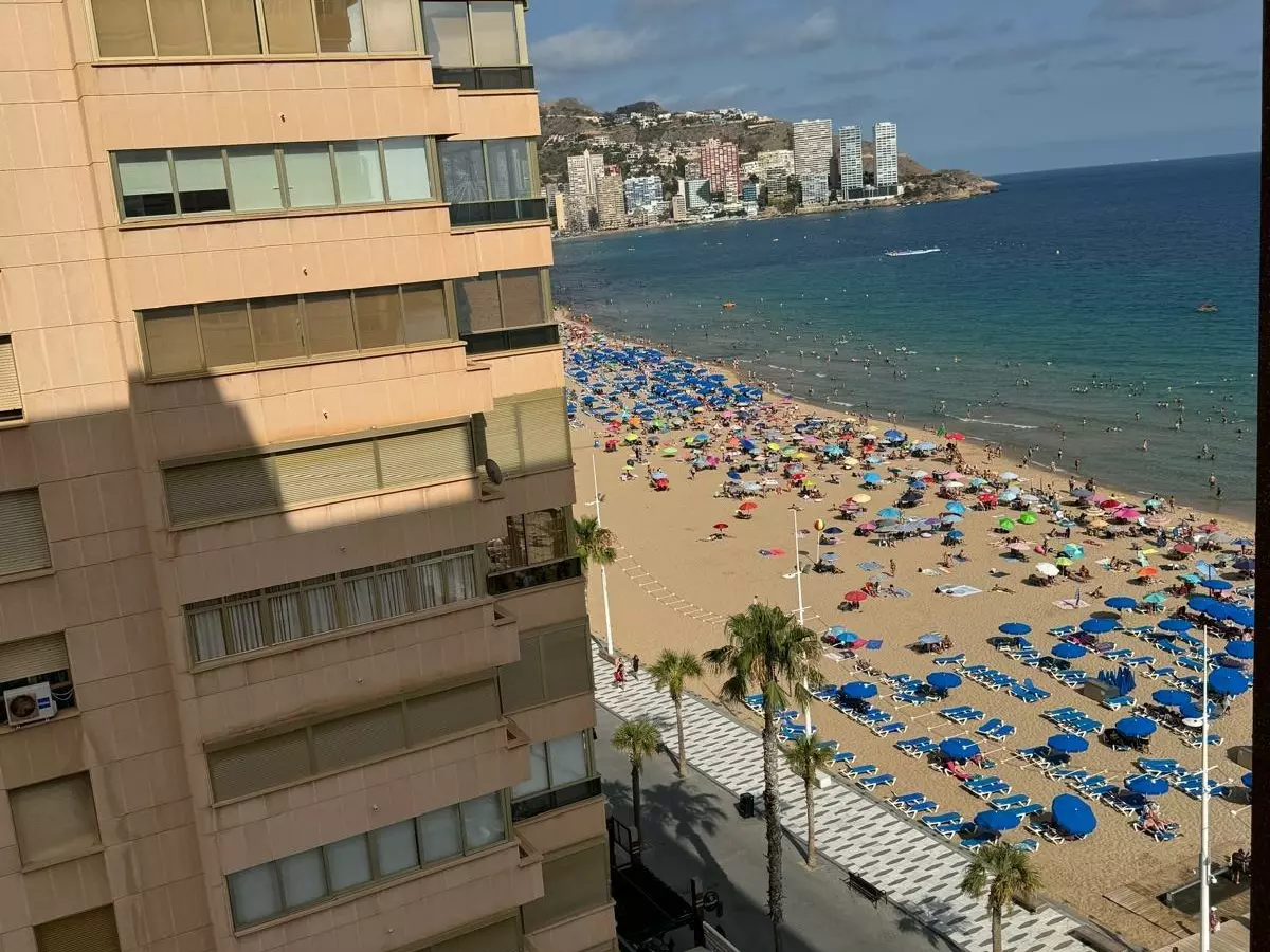 3-bedroom Flat In Benidorm, Spain (130 M²)