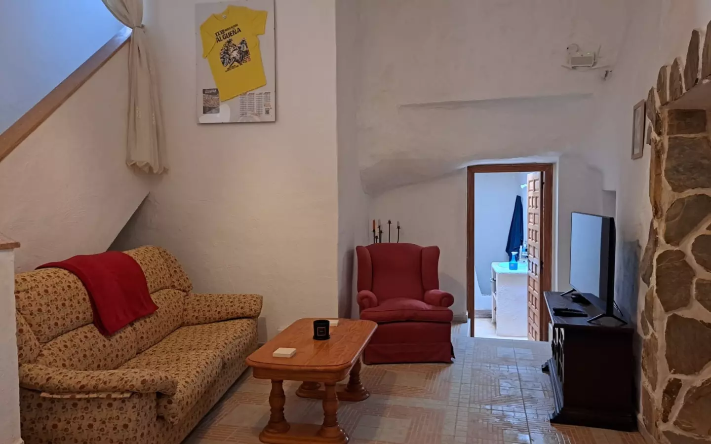 4-bedroom Cave House In Town, Spain (1.012 M² Plot)