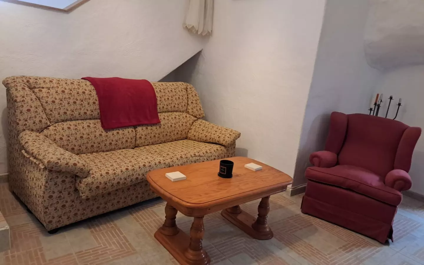 4-bedroom Cave House In Town, Spain (1.012 M² Plot)