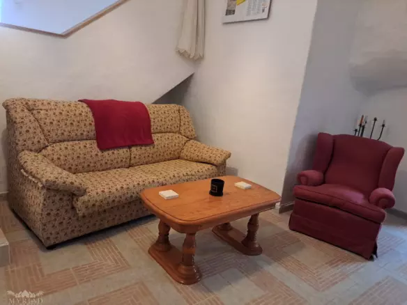 4-bedroom Cave House In Town, Spain (1.012 M² Plot)