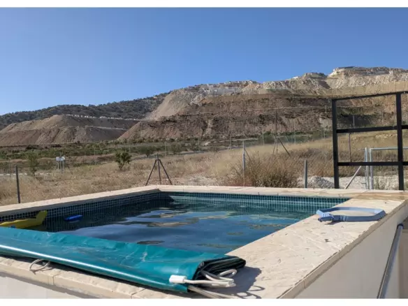 4-bedroom Cave House In Town, Spain (1.012 M² Plot)