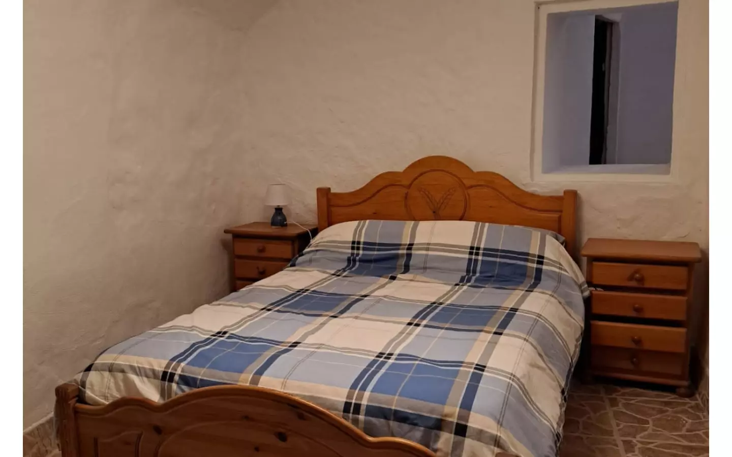 4-bedroom Cave House In Town, Spain (1.012 M² Plot)