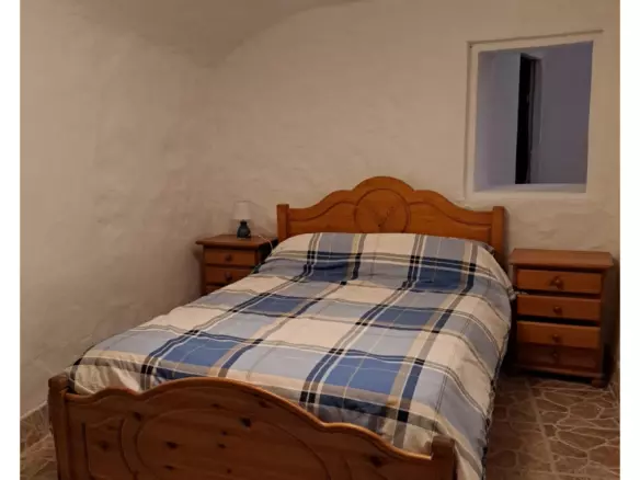 4-bedroom Cave House In Town, Spain (1.012 M² Plot)