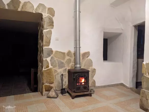 4-bedroom Cave House In Town, Spain (1.012 M² Plot)