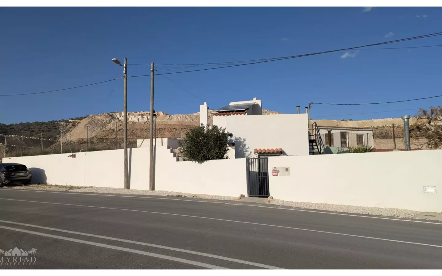 4-bedroom Cave House In Town, Spain (1.012 M² Plot)