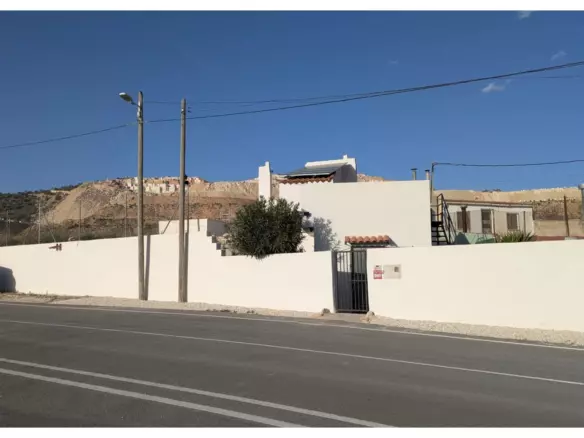 4-bedroom Cave House In Town, Spain (1.012 M² Plot)