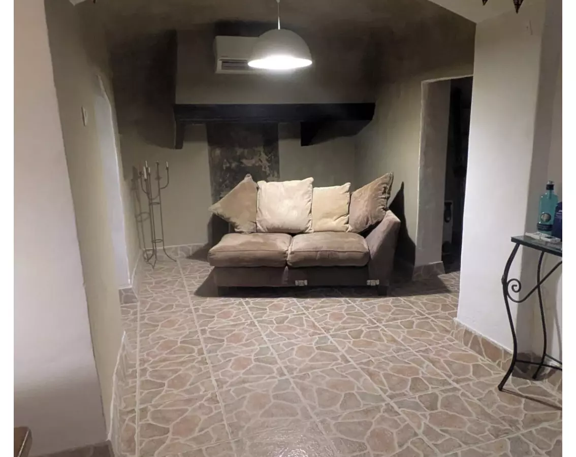 4-bedroom Cave House In Town, Spain (1.012 M² Plot)