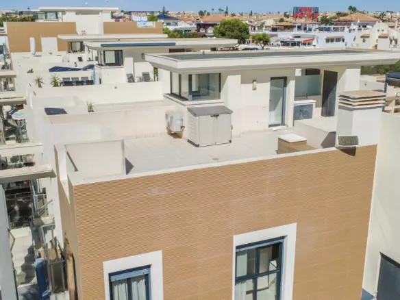3-bedroom Apartment In Orihuela Costa, Spain (120 M²)