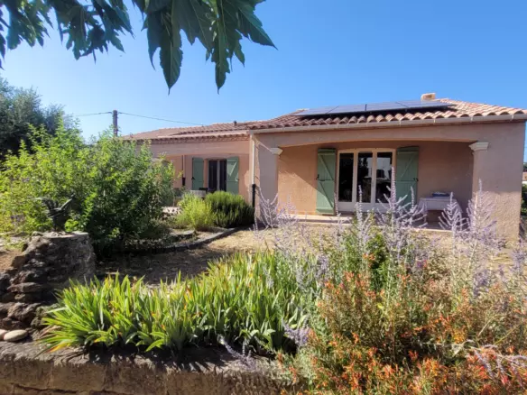 3-bedroom Detached House In Laurens, France (100 M²)
