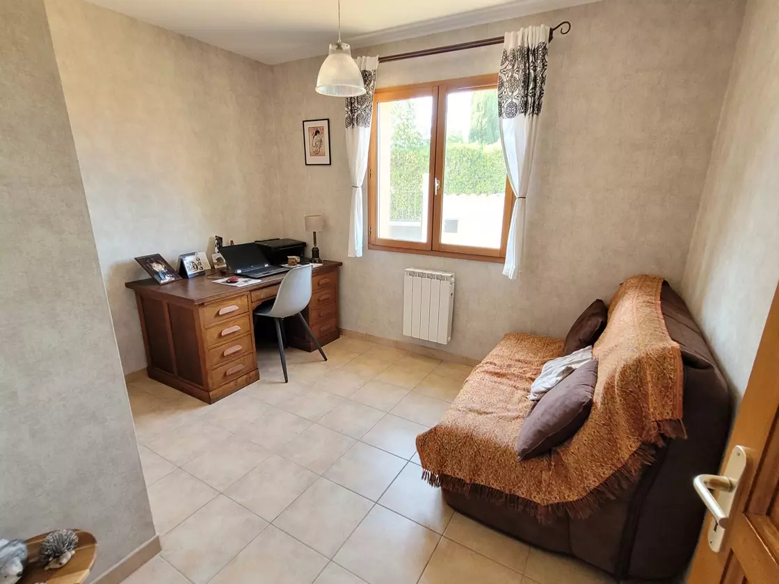 3-bedroom Detached House In Laurens, France (100 M²)